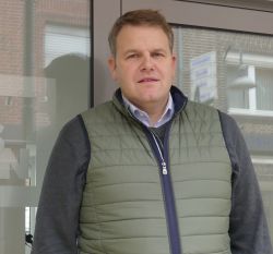 „Die Systemrelevanz zeigt sich an dieser Stelle für alle deutschen Schweinehalter, denn an dem Standort werden im Normalbetrieb immerhin 12-14 % der deutschen Schweine geschlachtet.“ Dr. Torsten Staack