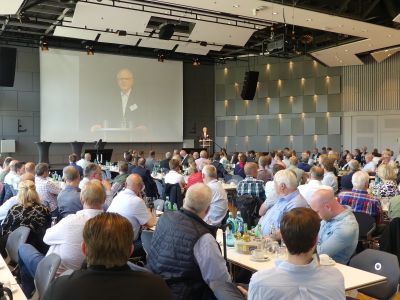 Heinrich Dierkes bei seiner Eröffnungsrede